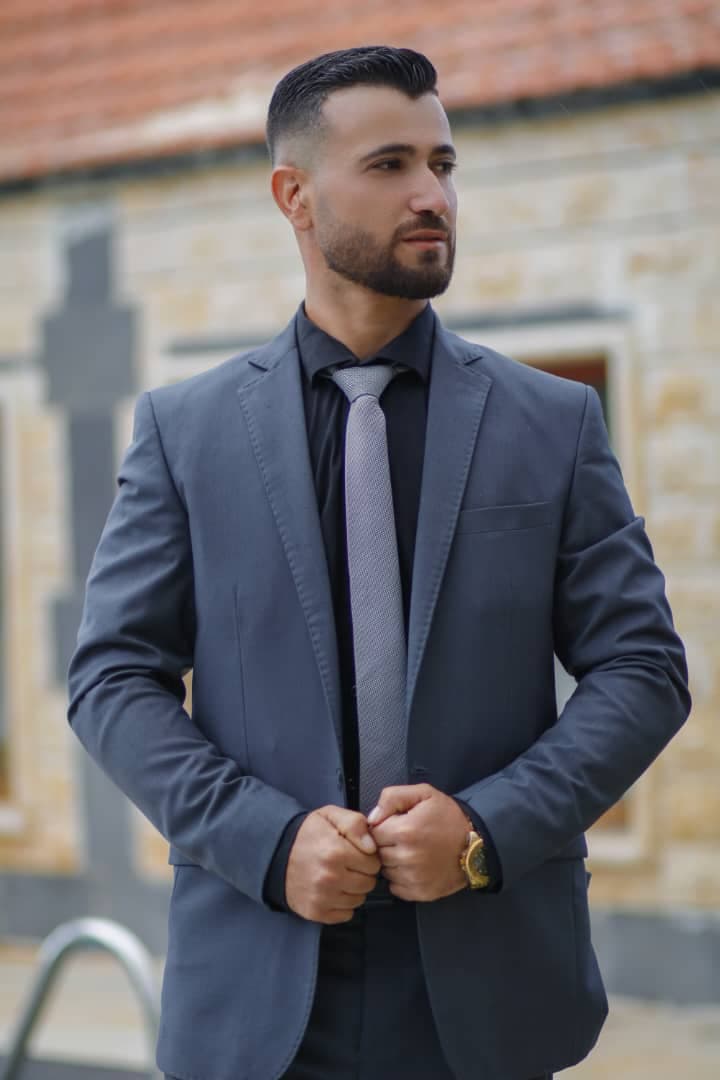 حسن محمد الخازم