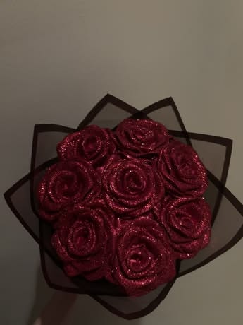 تصميم وتنفيذ باقات ورد ساتان يدوية مميزة